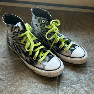 Converse tie dye